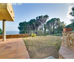 EXCLUSIVA VILLA CON VISTAS PANORÁMICAS AL MAR EN PUNTA BRAVA