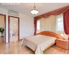 ELEGANTE CASA EN TORREBOSCA