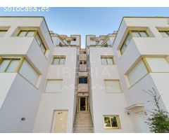Exclusivo apartamento renovado con vistas al mar