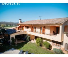 Exclusiva finca con piscina, pista de tenis y total privacidad en la Costa Brava