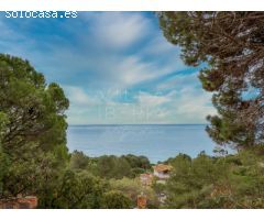EXCLUSIVA VILLA CON VISTAS PANORÁMICAS AL MAR EN PUNTA BRAVA