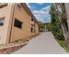EXCLUSIVA VILLA CON VISTAS PANORÁMICAS AL MAR EN PUNTA BRAVA