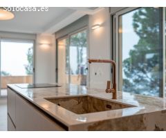 EXCLUSIVA VILLA CON VISTAS PANORÁMICAS AL MAR EN PUNTA BRAVA