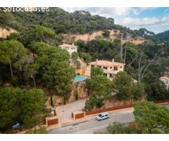 EXCLUSIVA VILLA CON VISTAS PANORÁMICAS AL MAR EN PUNTA BRAVA