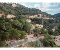 EXCLUSIVA VILLA CON VISTAS PANORÁMICAS AL MAR EN PUNTA BRAVA
