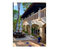 Exclusiva villa en Cala Viñas de 4 habitaciones, amplias terrazas y posibilidad