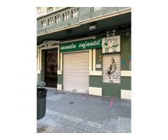 LOCAL COMERCIAL EN VENTA CALLE CISCAR, CON PATIO INTERIOR, LUZ NATURAL. EN ZONA