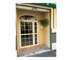 LOCAL COMERCIAL EN VENTA CALLE CISCAR, CON PATIO INTERIOR, LUZ NATURAL. EN ZONA