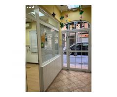 LOCAL COMERCIAL EN VENTA CALLE CISCAR, CON PATIO INTERIOR, LUZ NATURAL. EN ZONA