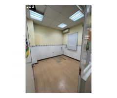 LOCAL COMERCIAL EN VENTA CALLE CISCAR, CON PATIO INTERIOR, LUZ NATURAL. EN ZONA