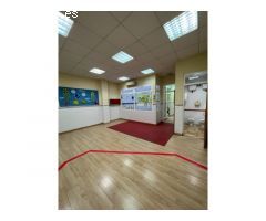 LOCAL COMERCIAL EN VENTA CALLE CISCAR, CON PATIO INTERIOR, LUZ NATURAL. EN ZONA