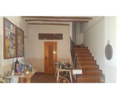 Finca de 40 hectáreas caserío, viñedos y olivar en Comunidad Valenciana