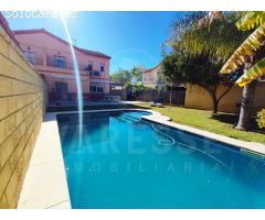 Chalet Pareado con Piscina Propia