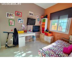 Chalet Pareado con Piscina Propia