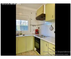 CASA DE 228M2 DIVIDIDA EN 2 NIVELES CON GARAJE EN LA GARRIGA, ROSES