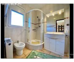 CASA DE 228M2 DIVIDIDA EN 2 NIVELES CON GARAJE EN LA GARRIGA, ROSES