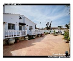 CASA DE PLANTA BAJA CON 4 DORMITORIOS Y PISCINA