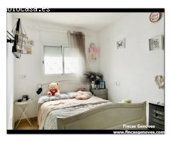 CASA DE PLANTA BAJA CON 4 DORMITORIOS Y PISCINA