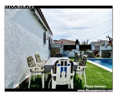 CASA DE PLANTA BAJA CON 4 DORMITORIOS Y PISCINA