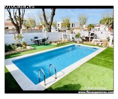 CASA DE PLANTA BAJA CON 4 DORMITORIOS Y PISCINA