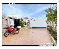 CASA DE PLANTA BAJA CON 4 DORMITORIOS Y PISCINA