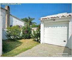 PRECIOSA CASA RENOVADA CON 3 DORMITORIOS, GARAJE Y JARDIN, MUY CERCA DE LA PLAYA