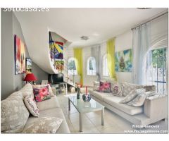 PRECIOSA CASA RENOVADA CON 3 DORMITORIOS, GARAJE Y JARDIN, MUY CERCA DE LA PLAYA