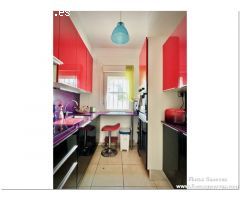 PRECIOSA CASA RENOVADA CON 3 DORMITORIOS, GARAJE Y JARDIN, MUY CERCA DE LA PLAYA