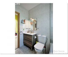 PRECIOSA CASA RENOVADA CON 3 DORMITORIOS, GARAJE Y JARDIN, MUY CERCA DE LA PLAYA