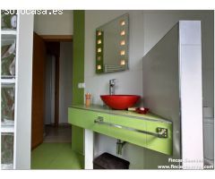 PRECIOSA CASA RENOVADA CON 3 DORMITORIOS, GARAJE Y JARDIN, MUY CERCA DE LA PLAYA