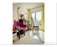 PRECIOSA CASA RENOVADA CON 3 DORMITORIOS, GARAJE Y JARDIN, MUY CERCA DE LA PLAYA