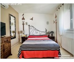 PRECIOSA CASA RENOVADA CON 3 DORMITORIOS, GARAJE Y JARDIN, MUY CERCA DE LA PLAYA