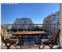 Edificio en venta en Empuriabrava, 3 apartamentos, gran garaje y amarre de 20x6m