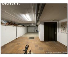 Edificio en venta en Empuriabrava, 3 apartamentos, gran garaje y amarre de 20x6m