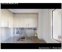 Edificio en venta en Empuriabrava, 3 apartamentos, gran garaje y amarre de 20x6m
