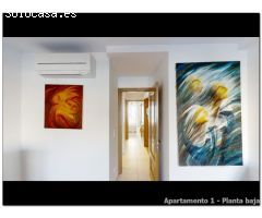 Edificio en venta en Empuriabrava, 3 apartamentos, gran garaje y amarre de 20x6m