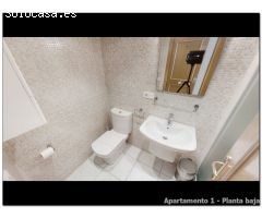 Edificio en venta en Empuriabrava, 3 apartamentos, gran garaje y amarre de 20x6m
