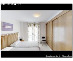 Edificio en venta en Empuriabrava, 3 apartamentos, gran garaje y amarre de 20x6m