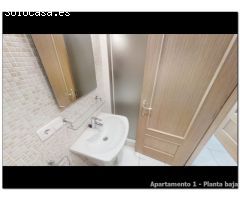 Edificio en venta en Empuriabrava, 3 apartamentos, gran garaje y amarre de 20x6m