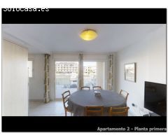 Edificio en venta en Empuriabrava, 3 apartamentos, gran garaje y amarre de 20x6m