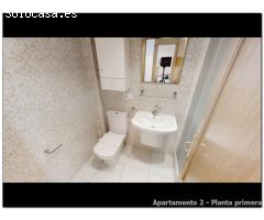Edificio en venta en Empuriabrava, 3 apartamentos, gran garaje y amarre de 20x6m