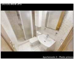 Edificio en venta en Empuriabrava, 3 apartamentos, gran garaje y amarre de 20x6m
