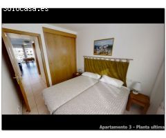 Edificio en venta en Empuriabrava, 3 apartamentos, gran garaje y amarre de 20x6m
