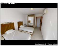 Edificio en venta en Empuriabrava, 3 apartamentos, gran garaje y amarre de 20x6m