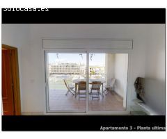Edificio en venta en Empuriabrava, 3 apartamentos, gran garaje y amarre de 20x6m