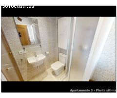 Edificio en venta en Empuriabrava, 3 apartamentos, gran garaje y amarre de 20x6m