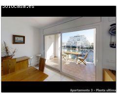 Edificio en venta en Empuriabrava, 3 apartamentos, gran garaje y amarre de 20x6m