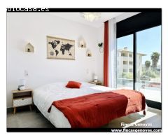 ESPECTACULAR CASA DE NUEVA CONSTRUCCIÓN EN EMPURIABRAVA