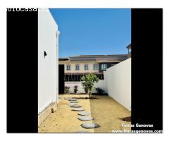 ESPECTACULAR CASA DE NUEVA CONSTRUCCIÓN EN EMPURIABRAVA