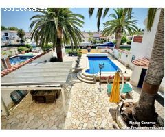 Estupenda villa mediterránea al canal ancho, con amarre de 11.50m y piscina